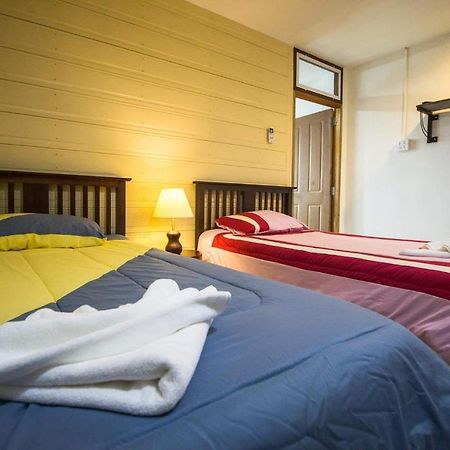 Savika Guesthouse Ranong Esterno foto