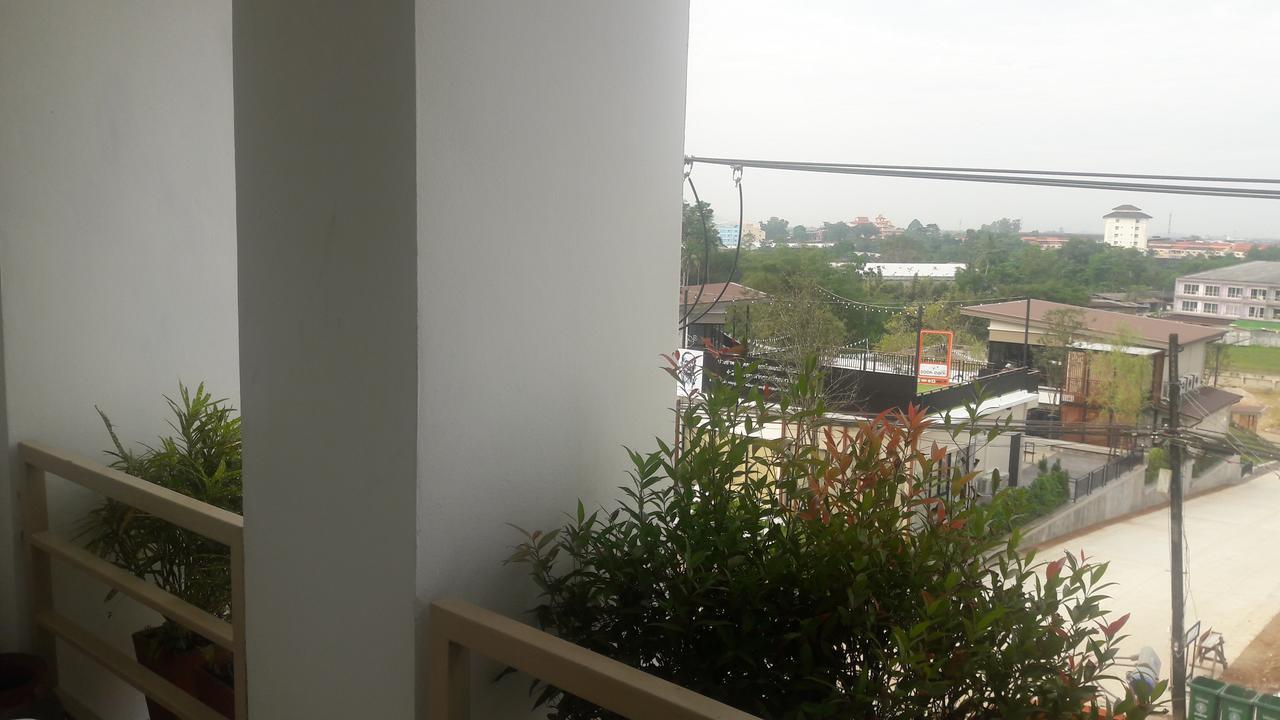 Savika Guesthouse Ranong Esterno foto