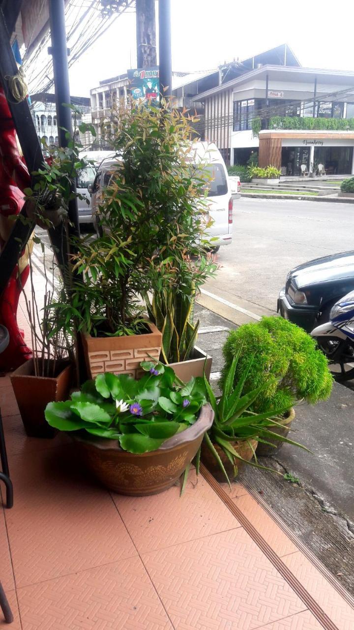 Savika Guesthouse Ranong Esterno foto