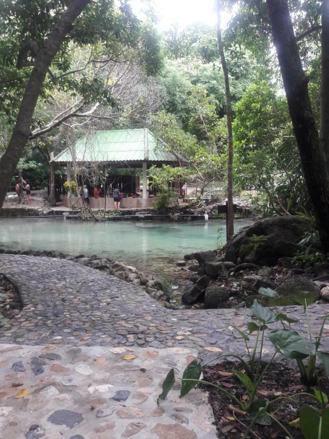 Savika Guesthouse Ranong Esterno foto
