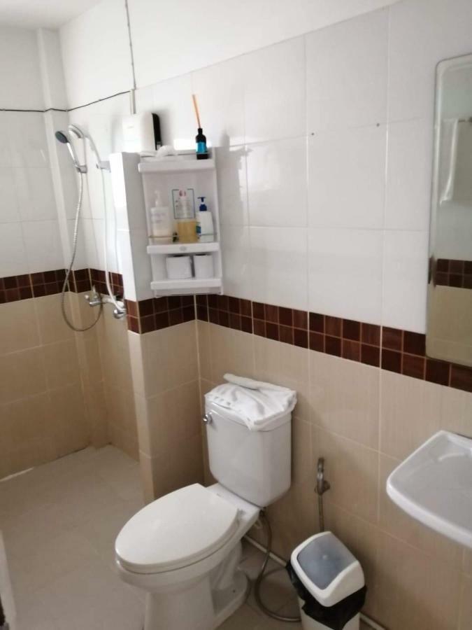 Savika Guesthouse Ranong Esterno foto