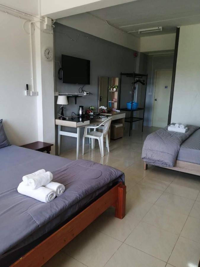 Savika Guesthouse Ranong Esterno foto
