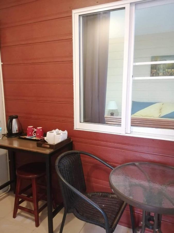 Savika Guesthouse Ranong Esterno foto
