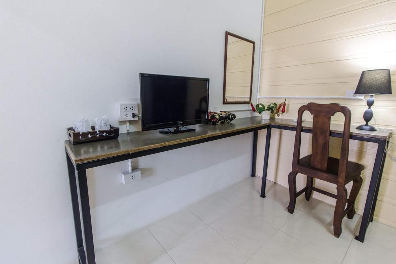 Savika Guesthouse Ranong Esterno foto